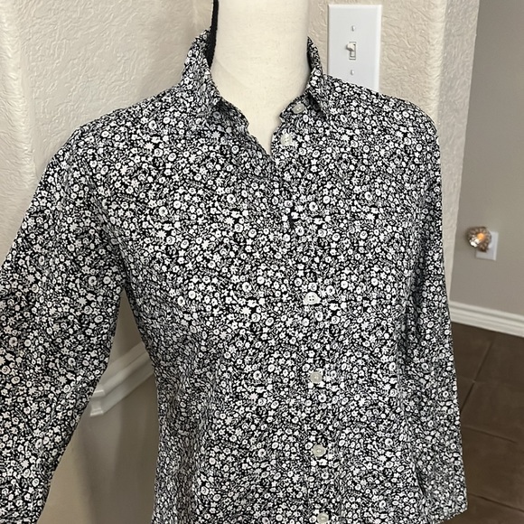 J. Crew Calico navy & white small floral print button down shirt Size XS - Picture 5 of 17